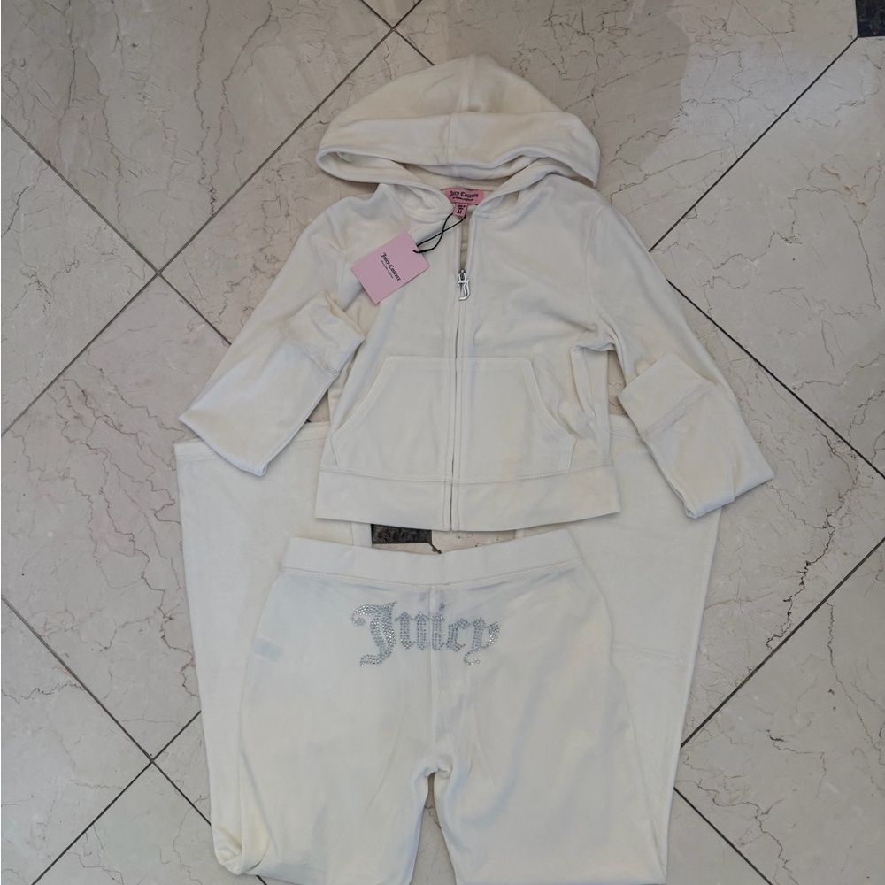 Juicy Couture cream set